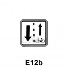 E12b - Vjezd cyklistů v protisměru povolen (umisťuje se ke značce B2)