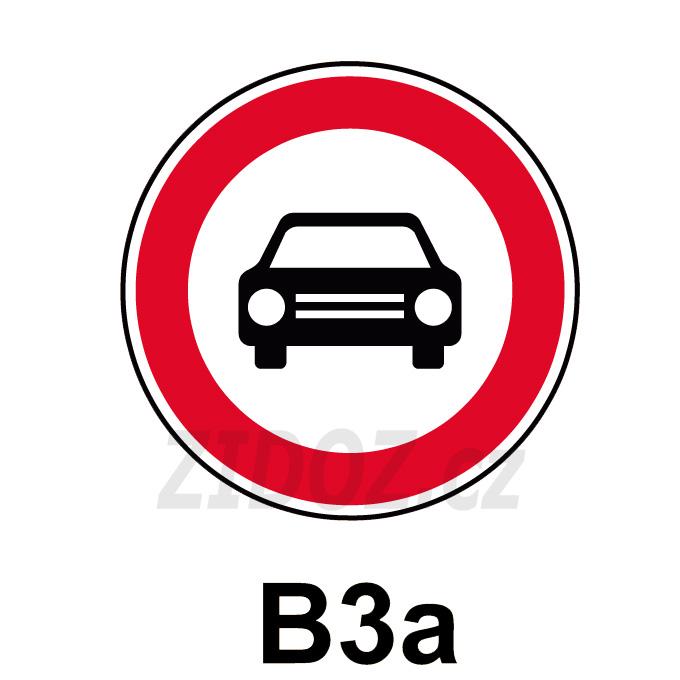 B03a - Zákaz vjezdu všech motorových vozidel s výjimkou motocyklů bez postranního vozíku