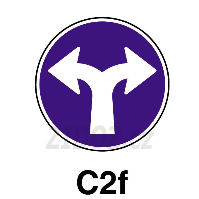 C02f - Přikázaný směr jízdy vlevo a vpravo