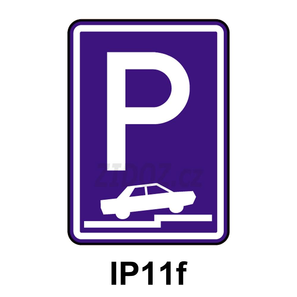 IP11f - Parkoviště (částečné na chodníku kolmé nebo šikmé)